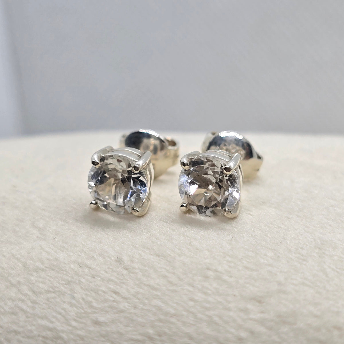 White topaz stud earrings in 925 sterling silver by Enrayge