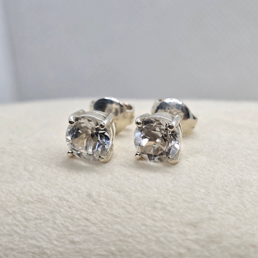 White topaz stud earrings in 925 sterling silver by Enrayge
